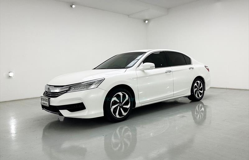 รถเก๋งมือสอง HONDA ACCORD รถปี 2017