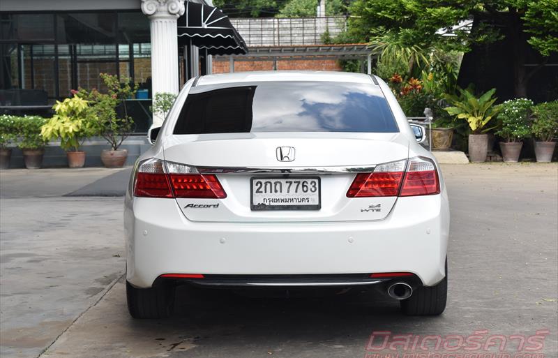 ขายรถเก๋งมือสอง honda accord รถปี2013 รหัส 79168 รูปที่3