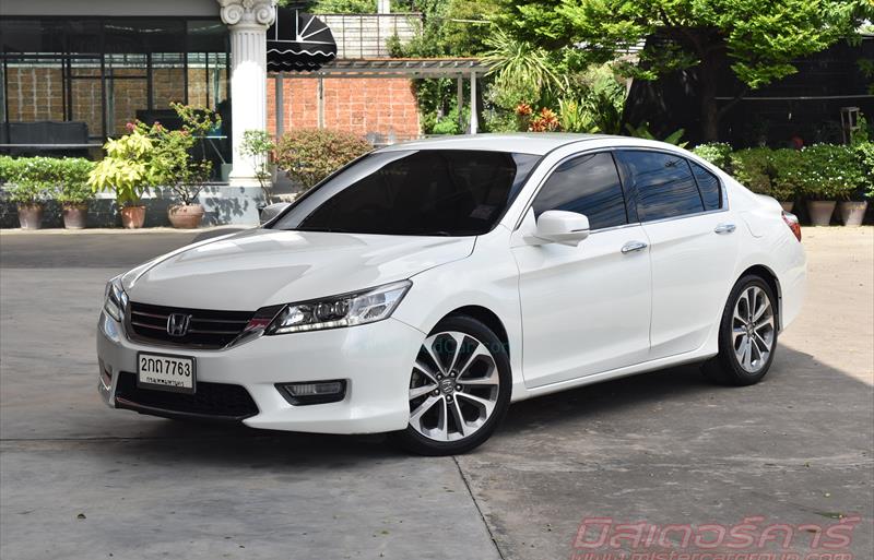 รถเก๋งมือสอง HONDA ACCORD รถปี 2013