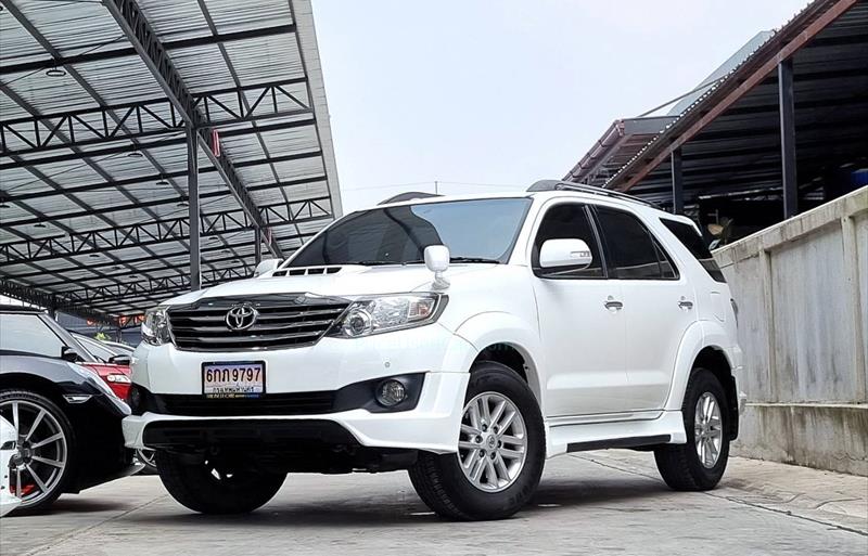 รถอเนกประสงค์มือสอง TOYOTA FORTUNER รถปี 2014 รถอเนกประสงค์มือสอง TOYOTA FORTUNER รถปี 2014