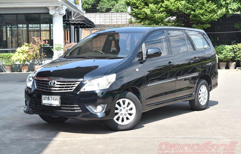 รถตู้มือสอง TOYOTA INNOVA รถปี 2015