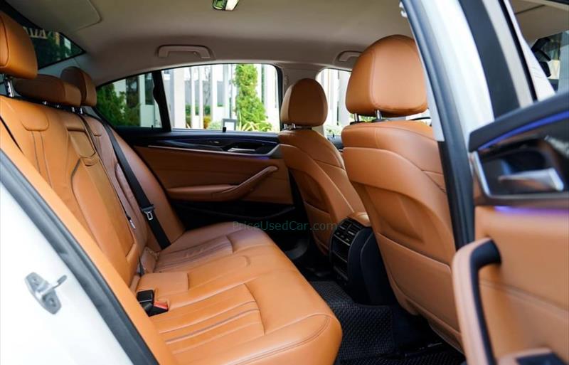 ขายรถเก๋งมือสอง-bmw-บีเอ็มดับบลิว-520d-ห้าสองศูนย์ดี-รถปี2018-รหัส79536-bb1f923a.jpg ขายรถเก๋งมือสอง-bmw-บีเอ็มดับบลิว-520d-ห้าสองศูนย์ดี-รถปี2018-รหัส79536-bb1f923a.jpg