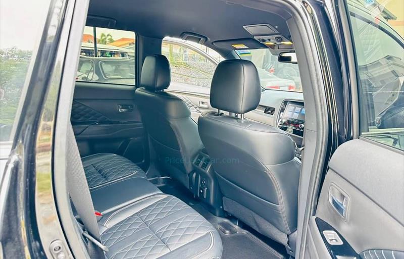 ขายรถ-suv-มือสอง-mitsubishi-มิตซูบิชิ-outlander-รถปี2022-รหัส79557-99a5a4d0.jpg ขายรถ-suv-มือสอง-mitsubishi-มิตซูบิชิ-outlander-รถปี2022-รหัส79557-99a5a4d0.jpg