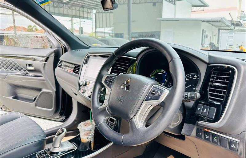 ขายรถ-suv-มือสอง-mitsubishi-มิตซูบิชิ-outlander-รถปี2022-รหัส79557-ae6a85d5.jpg ขายรถ-suv-มือสอง-mitsubishi-มิตซูบิชิ-outlander-รถปี2022-รหัส79557-ae6a85d5.jpg