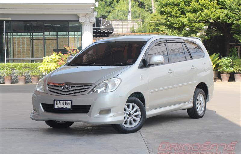 รถตู้มือสอง TOYOTA INNOVA รถปี 2010