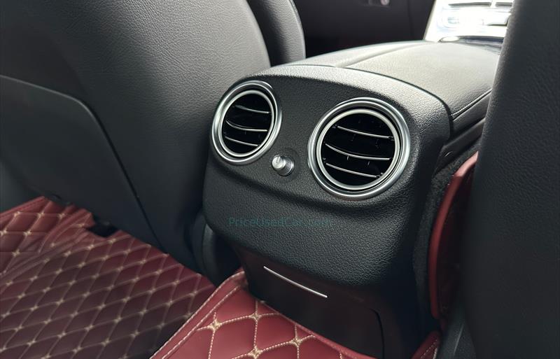 ขายรถเก๋งมือสอง-mercedes-benz-เมอร์เซเดสเบนซ์-e220-รถปี2021-รหัส79819-09d29d3a.jpg ขายรถเก๋งมือสอง-mercedes-benz-เมอร์เซเดสเบนซ์-e220-รถปี2021-รหัส79819-09d29d3a.jpg