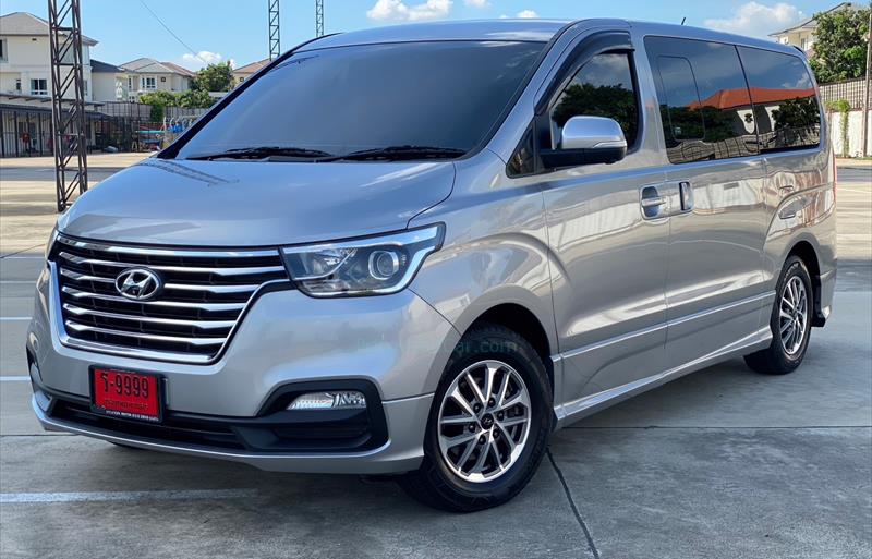 รถตู้มือสอง HYUNDAI H-1 รถปี 2018