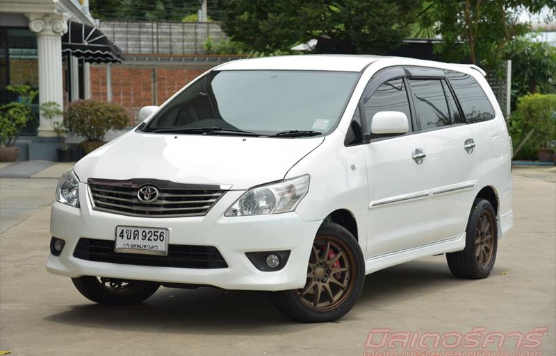 รถตู้มือสอง TOYOTA INNOVA รถปี 2012