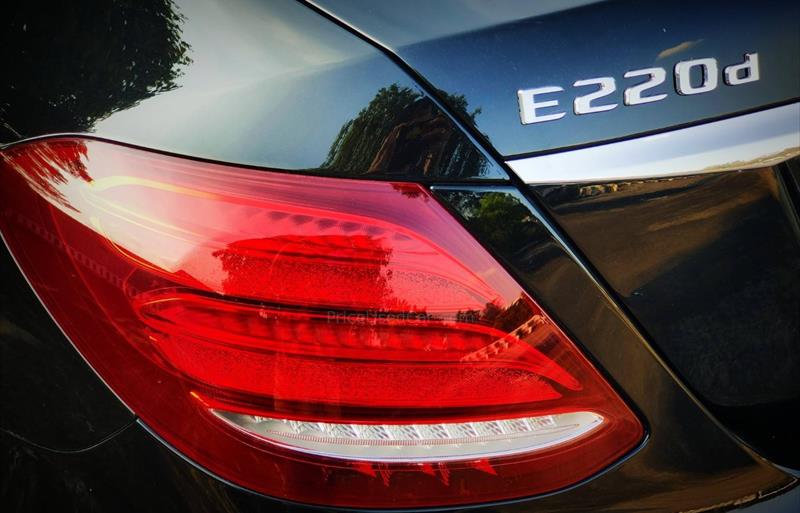 ขายรถเก๋งมือสอง mercedes-benz e220 รถปี2017 รหัส 80102-รูปที่4 ขายรถเก๋งมือสอง mercedes-benz e220 รถปี2017 รหัส 80102-รูปที่4