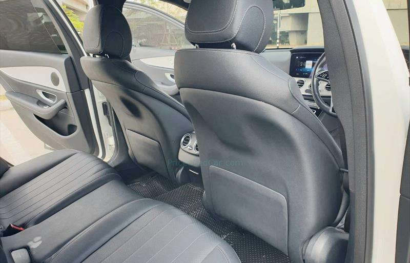 ขายรถเก๋งมือสอง-mercedes-benz-เมอร์เซเดสเบนซ์-e220-รถปี2022-รหัส80106-3c95dc80.jpg ขายรถเก๋งมือสอง-mercedes-benz-เมอร์เซเดสเบนซ์-e220-รถปี2022-รหัส80106-3c95dc80.jpg