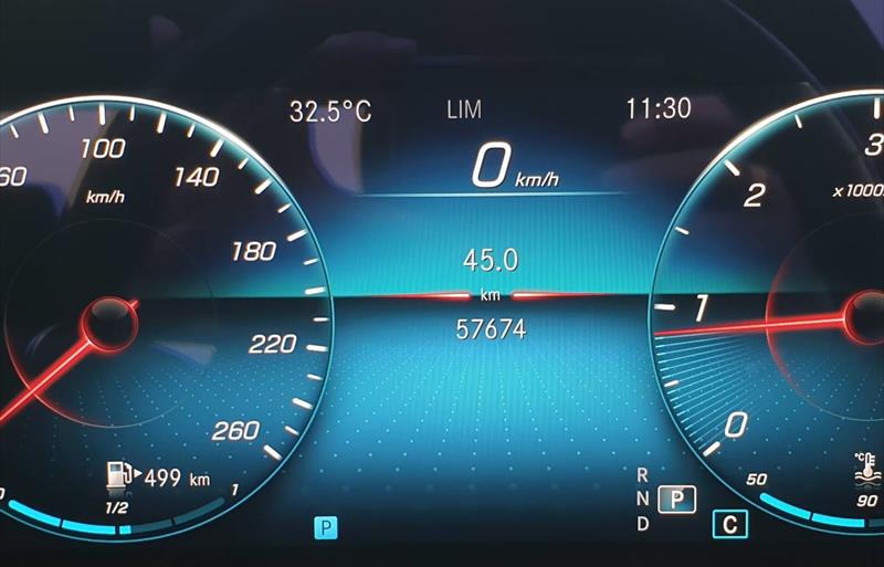 ขายรถเก๋งมือสอง-mercedes-benz-เมอร์เซเดสเบนซ์-e220-รถปี2022-รหัส80106-fe36fdf5.jpg ขายรถเก๋งมือสอง-mercedes-benz-เมอร์เซเดสเบนซ์-e220-รถปี2022-รหัส80106-fe36fdf5.jpg