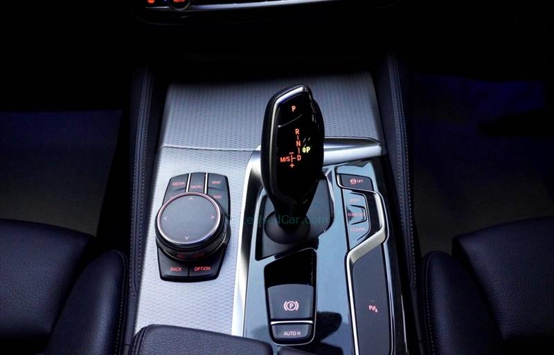 ขายรถเก๋งมือสอง-bmw-บีเอ็มดับบลิว-520d-ห้าสองศูนย์ดี-รถปี2018-รหัส80271-aa07d61c.jpg ขายรถเก๋งมือสอง-bmw-บีเอ็มดับบลิว-520d-ห้าสองศูนย์ดี-รถปี2018-รหัส80271-aa07d61c.jpg