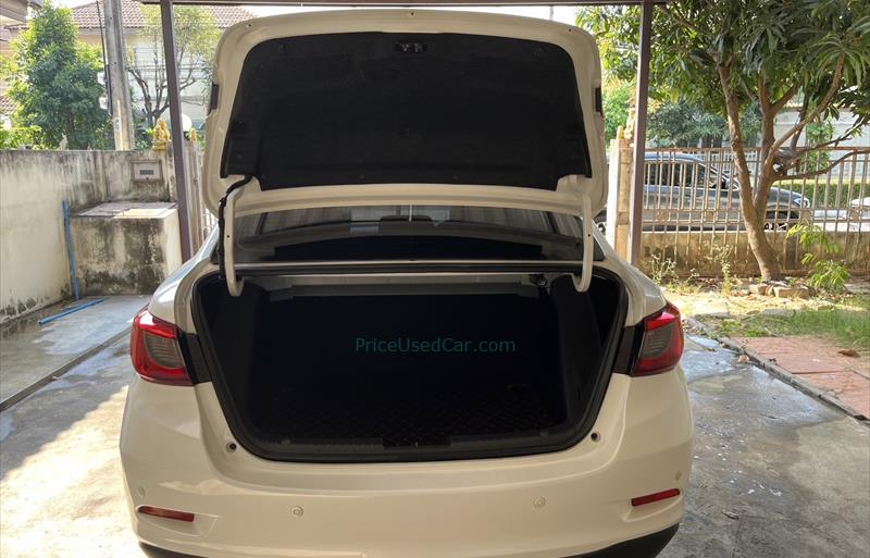 ขายรถเก๋งมือสอง-mazda-มาสด้า-2-สอง-รถปี2017-รหัส80379-71bf5394.jpg ขายรถเก๋งมือสอง-mazda-มาสด้า-2-สอง-รถปี2017-รหัส80379-71bf5394.jpg