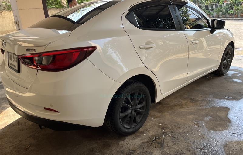 ขายรถเก๋งมือสอง-mazda-มาสด้า-2-สอง-รถปี2017-รหัส80379-7fa479ae.jpg ขายรถเก๋งมือสอง-mazda-มาสด้า-2-สอง-รถปี2017-รหัส80379-7fa479ae.jpg