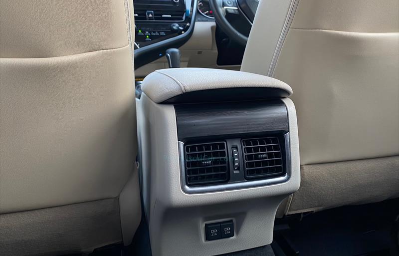 ขายรถเก๋งมือสอง-toyota-โตโยต้า-camry-คัมรี่-รถปี2022-รหัส80466-43501e77.jpg ขายรถเก๋งมือสอง-toyota-โตโยต้า-camry-คัมรี่-รถปี2022-รหัส80466-43501e77.jpg