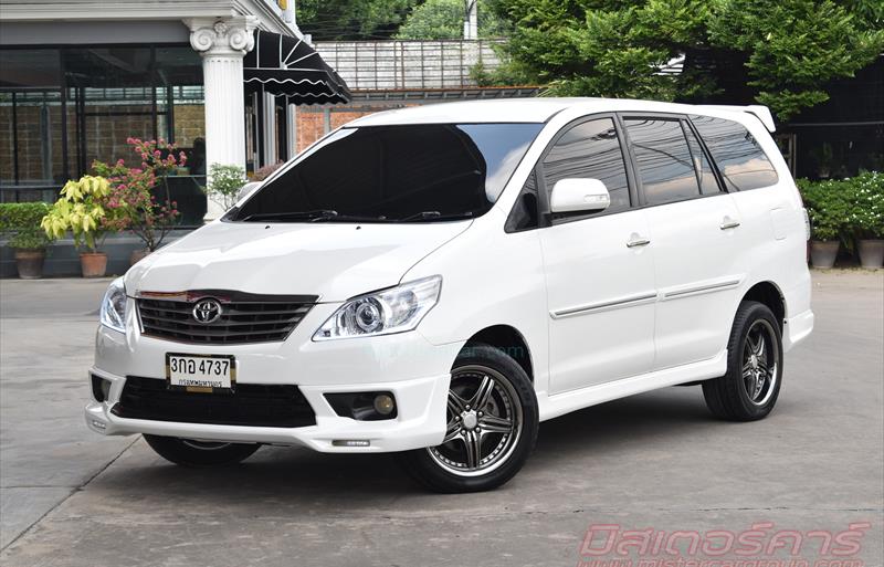 รถตู้มือสอง TOYOTA INNOVA รถปี 2015