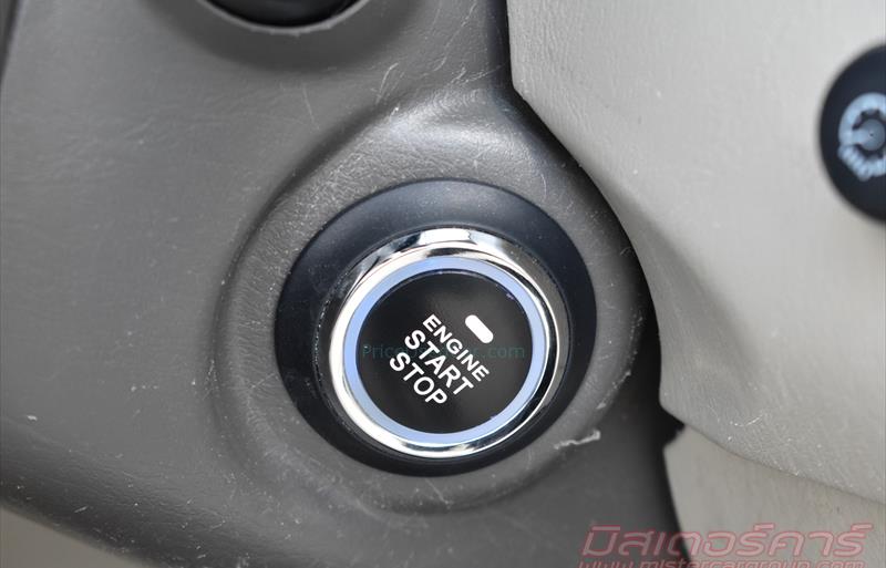 ขายรถตู้มือสอง-toyota-โตโยต้า-innova-อินโนวา-รถปี2015-รหัส80502-865a7495.jpg ขายรถตู้มือสอง-toyota-โตโยต้า-innova-อินโนวา-รถปี2015-รหัส80502-865a7495.jpg