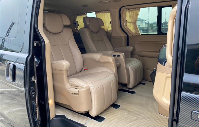 ขายรถตู้มือสอง hyundai h-1 รถปี2015 รหัส 80531 รูปที่11