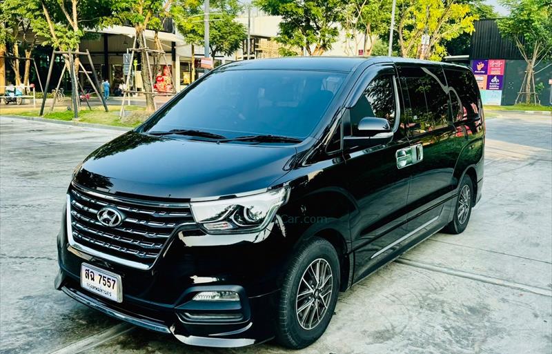 รถตู้มือสอง HYUNDAI H-1 รถปี 2020