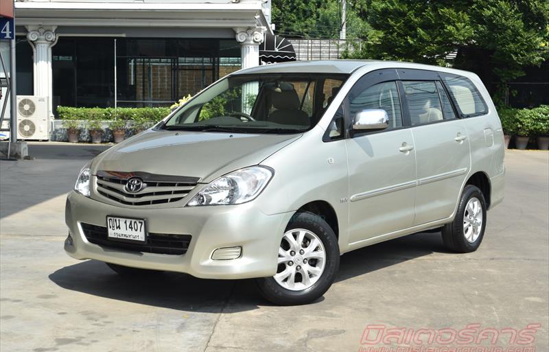 รถตู้มือสอง TOYOTA INNOVA รถปี 2011