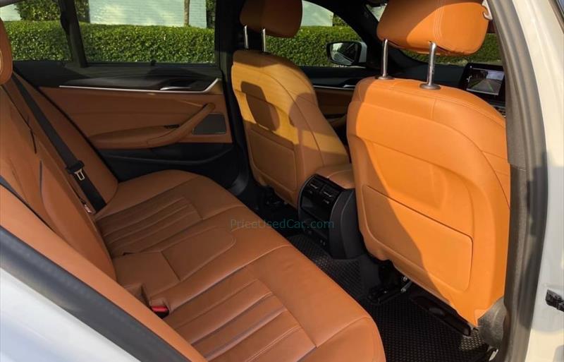 ขายรถเก๋งมือสอง-bmw-บีเอ็มดับบลิว-520d-ห้าสองศูนย์ดี-รถปี2021-รหัส80677-c22d9b5d.jpg ขายรถเก๋งมือสอง-bmw-บีเอ็มดับบลิว-520d-ห้าสองศูนย์ดี-รถปี2021-รหัส80677-c22d9b5d.jpg
