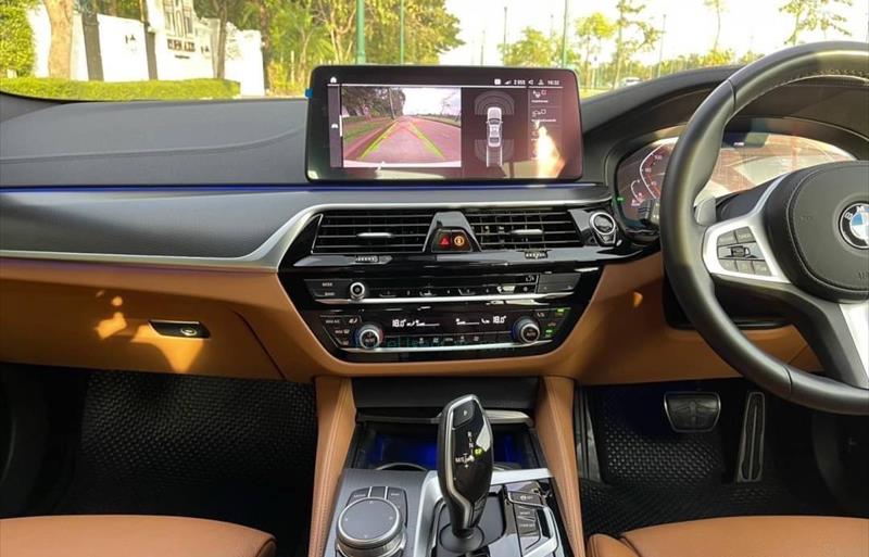 ขายรถเก๋งมือสอง-bmw-บีเอ็มดับบลิว-520d-ห้าสองศูนย์ดี-รถปี2021-รหัส80677-ec717bf5.jpg ขายรถเก๋งมือสอง-bmw-บีเอ็มดับบลิว-520d-ห้าสองศูนย์ดี-รถปี2021-รหัส80677-ec717bf5.jpg