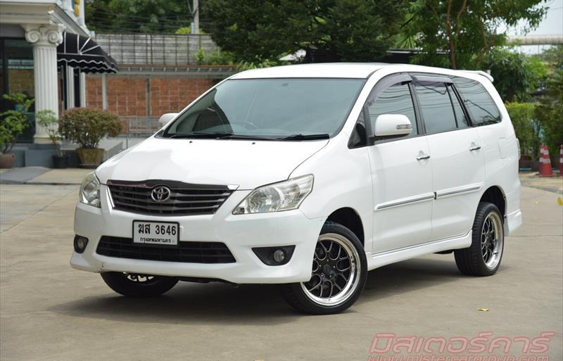 รถตู้มือสอง TOYOTA INNOVA รถปี 2012