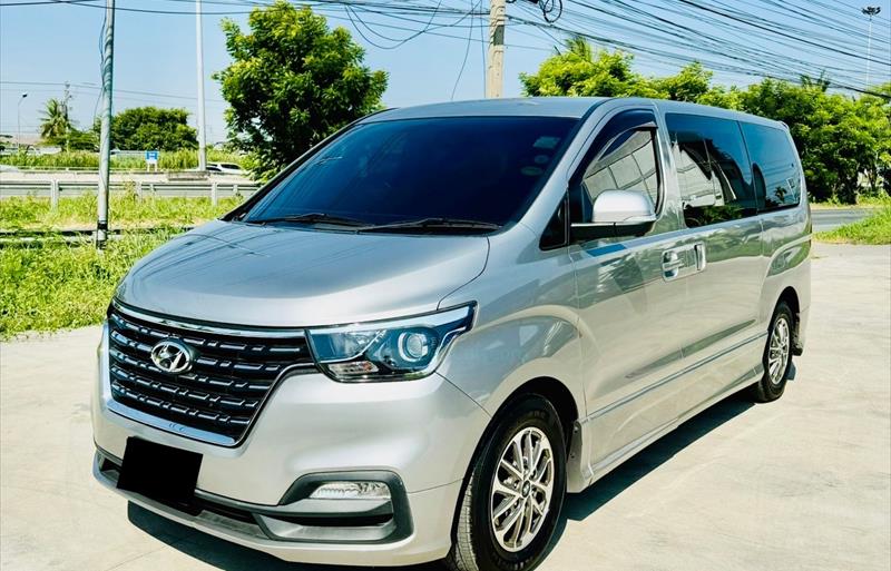 รถตู้มือสอง HYUNDAI H-1 รถปี 2019 รถตู้มือสอง HYUNDAI H-1 รถปี 2019