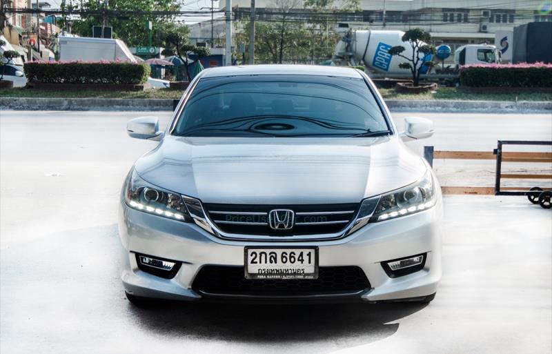 ขายรถเก๋งมือสอง honda accord รถปี2013 รหัส 81187 รูปที่2