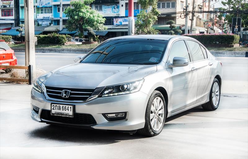 ขายรถเก๋งมือสอง honda accord รถปี2013 รหัส 81187 รูปที่1