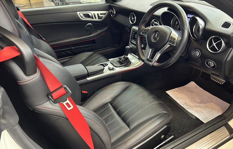 ขายรถเก๋งมือสอง-mercedes-benz-เมอร์เซเดสเบนซ์-slk200-amg-รถปี2012-รหัส81282-8c5817fd.jpg ขายรถเก๋งมือสอง-mercedes-benz-เมอร์เซเดสเบนซ์-slk200-amg-รถปี2012-รหัส81282-8c5817fd.jpg
