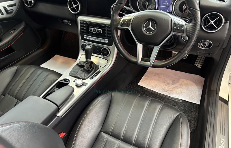 ขายรถเก๋งมือสอง-mercedes-benz-เมอร์เซเดสเบนซ์-slk200-amg-รถปี2012-รหัส81282-cd637bce.jpg ขายรถเก๋งมือสอง-mercedes-benz-เมอร์เซเดสเบนซ์-slk200-amg-รถปี2012-รหัส81282-cd637bce.jpg