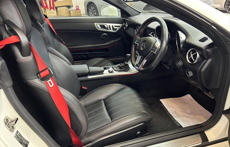 ขายรถเก๋งมือสอง-mercedes-benz-เมอร์เซเดสเบนซ์-slk200-amg-รถปี2012-รหัส81282-f40d4a92.jpg ขายรถเก๋งมือสอง-mercedes-benz-เมอร์เซเดสเบนซ์-slk200-amg-รถปี2012-รหัส81282-f40d4a92.jpg