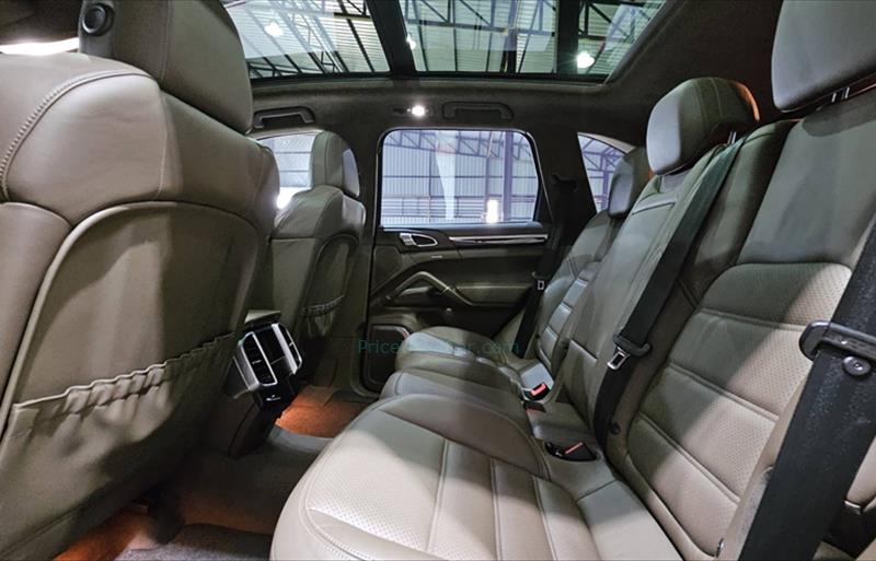 ขายรถ-suv-มือสอง-porsche-ปอร์เช่-cayenne-รถปี2012-รหัส81333-dc541066.jpg ขายรถ-suv-มือสอง-porsche-ปอร์เช่-cayenne-รถปี2012-รหัส81333-dc541066.jpg