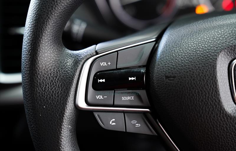 ขายรถเก๋งมือสอง-honda-ฮอนด้า-city-ซิตี้-รถปี2021-รหัส81364-97d927d7.jpg ขายรถเก๋งมือสอง-honda-ฮอนด้า-city-ซิตี้-รถปี2021-รหัส81364-97d927d7.jpg