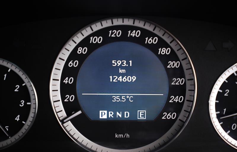 ขายรถเก๋งมือสอง-mercedes-benz-เมอร์เซเดสเบนซ์-e200-cgi-รถปี2012-รหัส81367-e7818577.jpg ขายรถเก๋งมือสอง-mercedes-benz-เมอร์เซเดสเบนซ์-e200-cgi-รถปี2012-รหัส81367-e7818577.jpg
