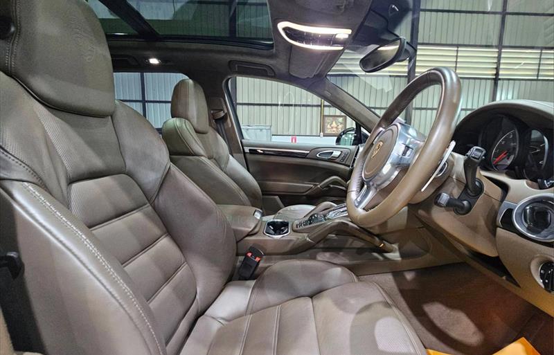 ขายรถ-suv-มือสอง-porsche-ปอร์เช่-cayenne-รถปี2012-รหัส81391-f2405802.jpg ขายรถ-suv-มือสอง-porsche-ปอร์เช่-cayenne-รถปี2012-รหัส81391-f2405802.jpg
