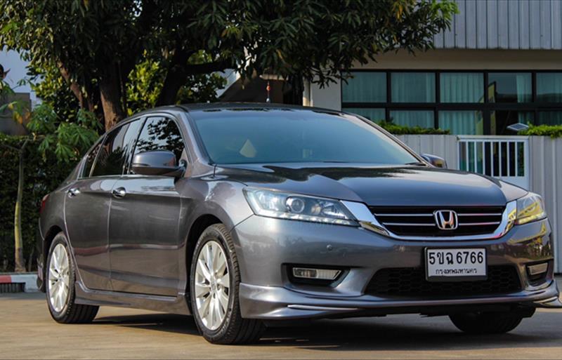 ขายรถเก๋งมือสอง honda accord รถปี2014 รหัส 81516 รูปที่3