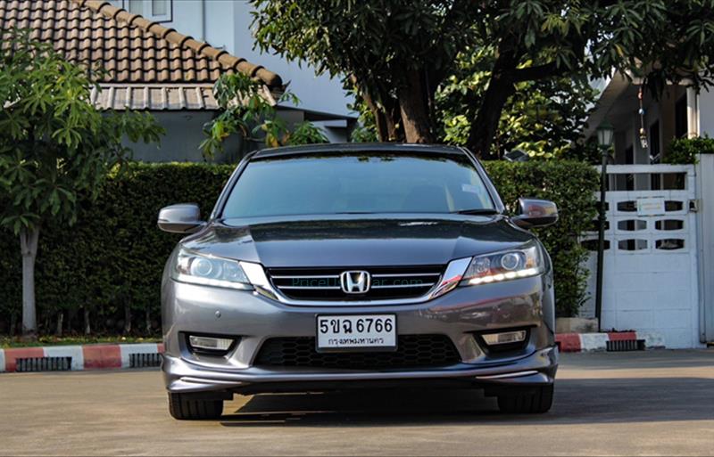 ขายรถเก๋งมือสอง honda accord รถปี2014 รหัส 81516 รูปที่2