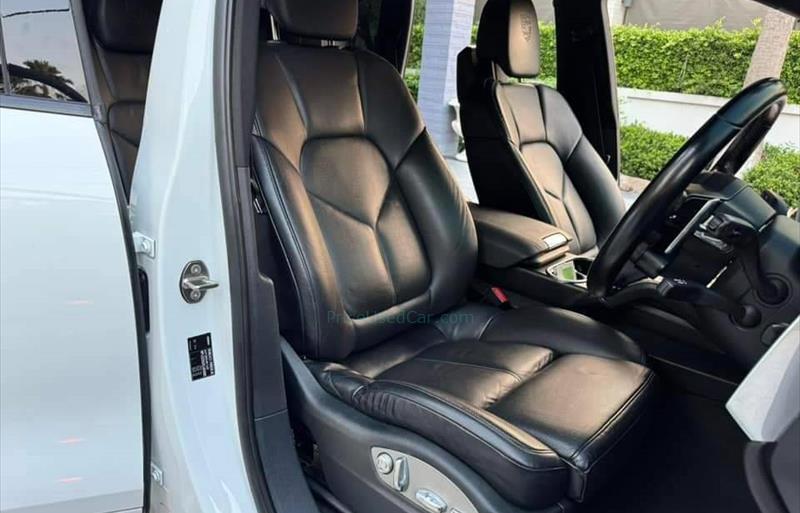 ขายรถ-suv-มือสอง-porsche-ปอร์เช่-cayenne-รถปี2012-รหัส81540-6a689444.jpg ขายรถ-suv-มือสอง-porsche-ปอร์เช่-cayenne-รถปี2012-รหัส81540-6a689444.jpg