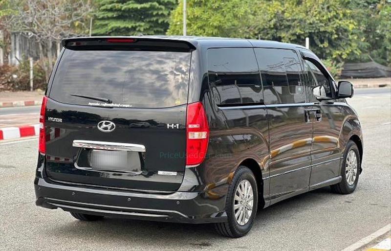 ขายรถตู้มือสอง hyundai h-1 รถปี2017 รหัส 81542 รูปที่3