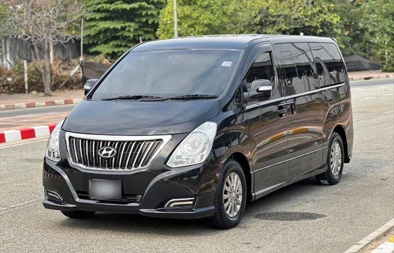 รถตู้มือสอง  HYUNDAI H-1 2.5 Deluxe รถปี2017