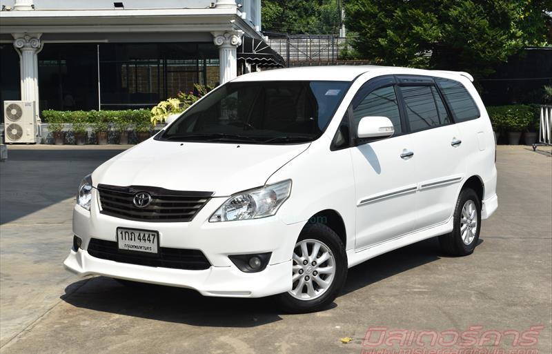 รถตู้มือสอง TOYOTA INNOVA รถปี 2013