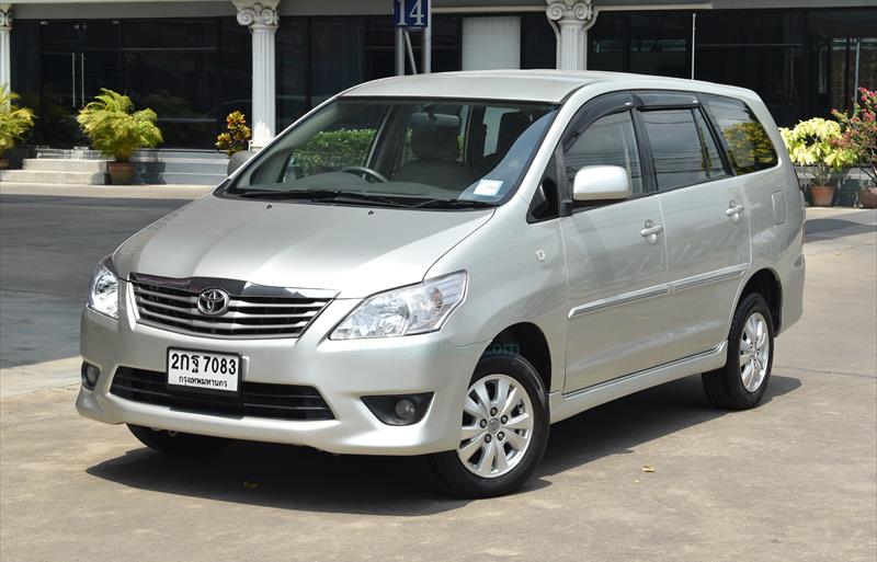 รถตู้มือสอง TOYOTA INNOVA รถปี 2013