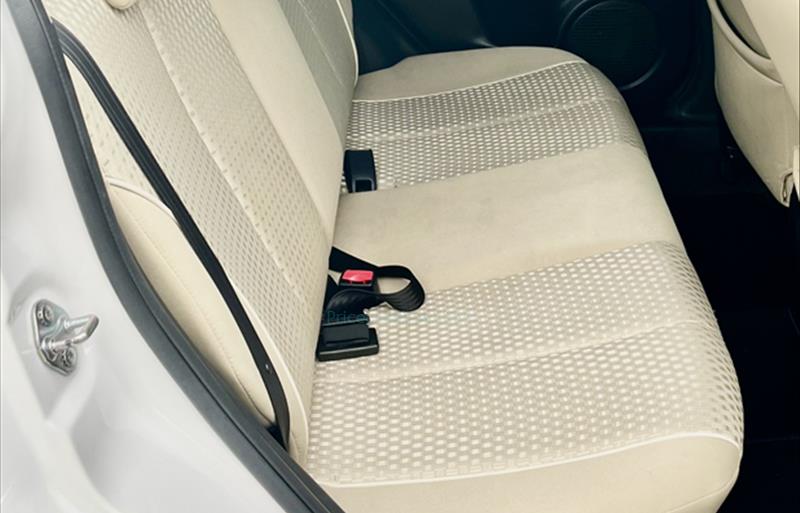 ขายรถเก๋งมือสอง-mazda-มาสด้า-2-สอง-รถปี2012-รหัส81800-b2a84a65.jpg ขายรถเก๋งมือสอง-mazda-มาสด้า-2-สอง-รถปี2012-รหัส81800-b2a84a65.jpg