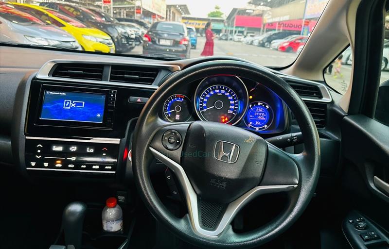 ขายรถเก๋งมือสอง-honda-ฮอนด้า-jazz-แจ๊ส-รถปี2017-รหัส81836-57eac882.jpg ขายรถเก๋งมือสอง-honda-ฮอนด้า-jazz-แจ๊ส-รถปี2017-รหัส81836-57eac882.jpg