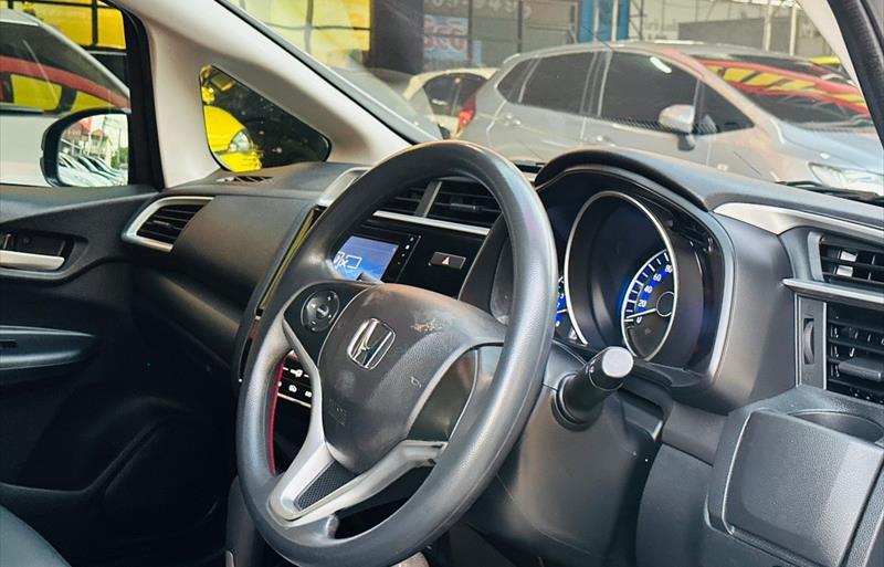 ขายรถเก๋งมือสอง-honda-ฮอนด้า-jazz-แจ๊ส-รถปี2017-รหัส81836-b4be7cae.jpg ขายรถเก๋งมือสอง-honda-ฮอนด้า-jazz-แจ๊ส-รถปี2017-รหัส81836-b4be7cae.jpg