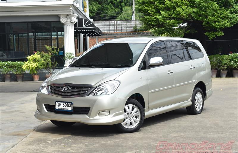รถตู้มือสอง TOYOTA INNOVA รถปี 2011