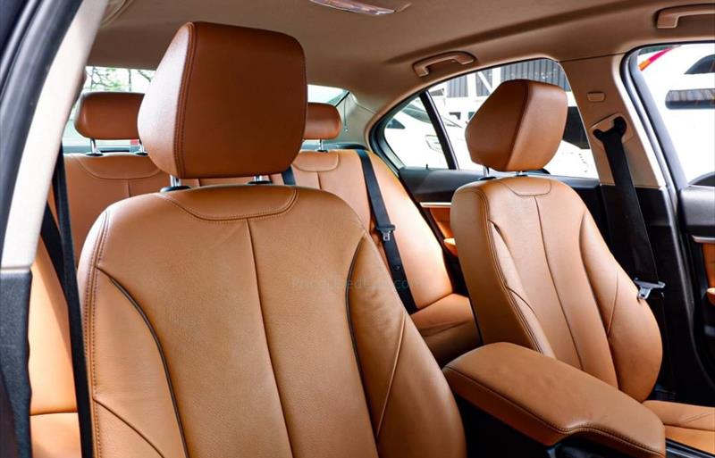 ขายรถเก๋งมือสอง-bmw-บีเอ็มดับบลิว-320d-สามสองศูนย์ดี-รถปี2018-รหัส81903-6128c171.jpg ขายรถเก๋งมือสอง-bmw-บีเอ็มดับบลิว-320d-สามสองศูนย์ดี-รถปี2018-รหัส81903-6128c171.jpg