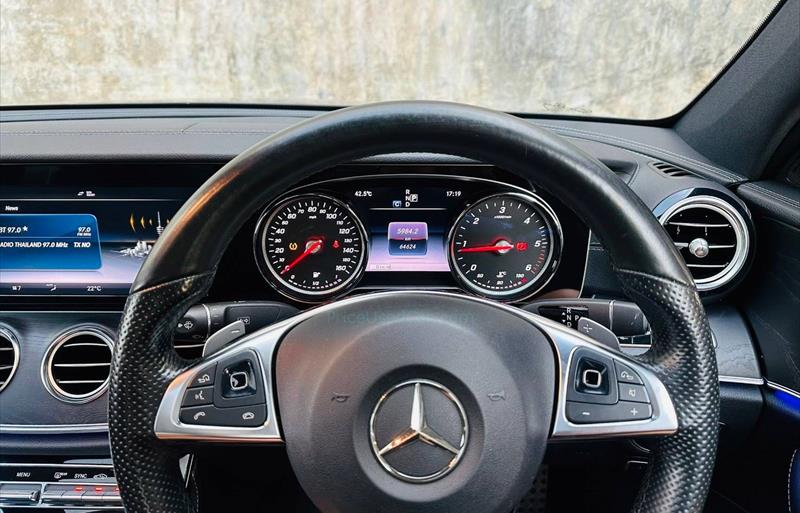 ขายรถเก๋งมือสอง-mercedes-benz-เมอร์เซเดสเบนซ์-e220-รถปี2017-รหัส81904-7b67a46a.jpg ขายรถเก๋งมือสอง-mercedes-benz-เมอร์เซเดสเบนซ์-e220-รถปี2017-รหัส81904-7b67a46a.jpg